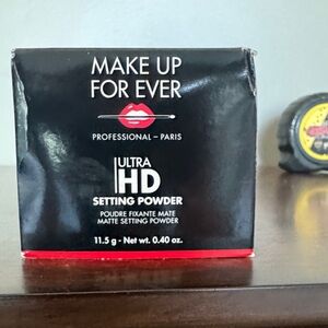 Makeup Forever Ultra HD Setting Powder - Black and Red